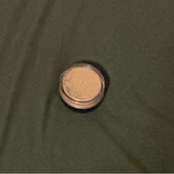 Elf Halo Glow Setting Powder in shade Medium Beige - Picture 3 of 3